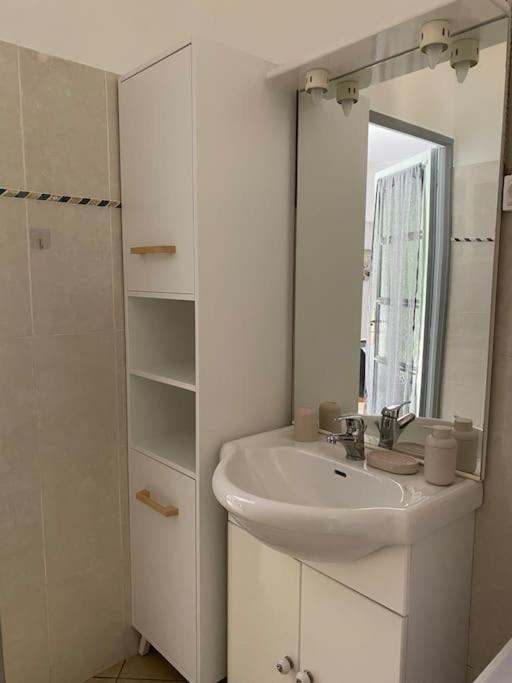 Villa Serenice - F2 Au Calme, Climatise, Wifi Et Parking Gratuit 外观 照片